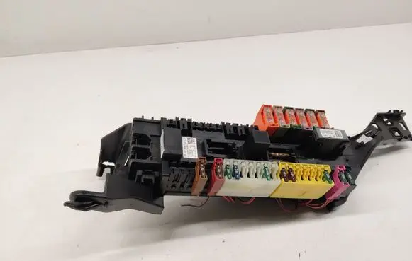 Mercedes-Benz ML W166 Fuse module A1665402380