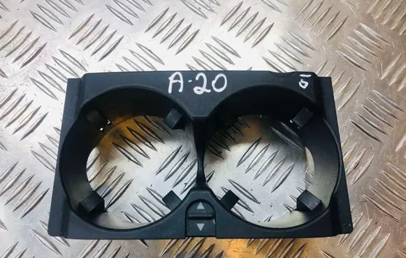Cup holder front