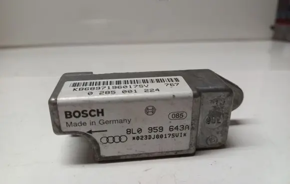 Audi A3 S3 8L Airbag control unit/module 8L0959643A