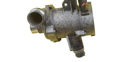 BMW 3 E90 E91 Water pump 70107842 N43B20A