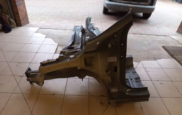 Hyundai Ioniq Front quarter panel 