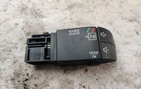 Renault Trafic I Multifunctional control switch/knob 8200950420