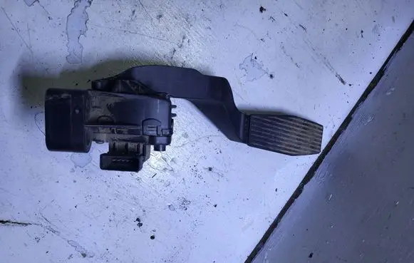 Opel Zafira A Accelerator throttle pedal 9202341BT