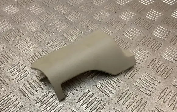 Volvo XC90 Seat belt trim 39831667