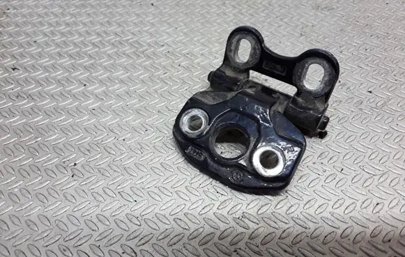 Mercedes-Benz E W210 Front door lower hinge 