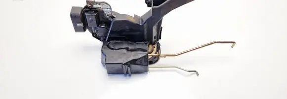 Toyota RAV 4 (XA20) Front door lock