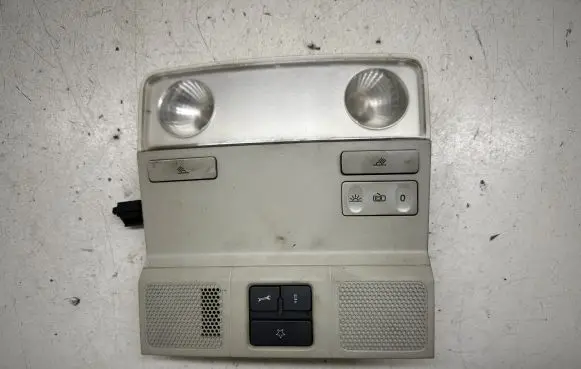 Volkswagen Golf VI Front seat light 1K0947105