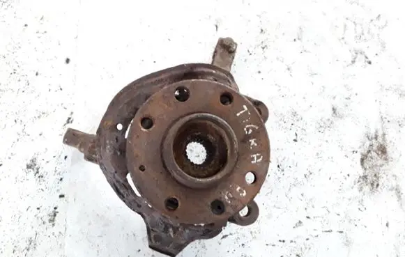 Opel Tigra B Front wheel hub 13154310