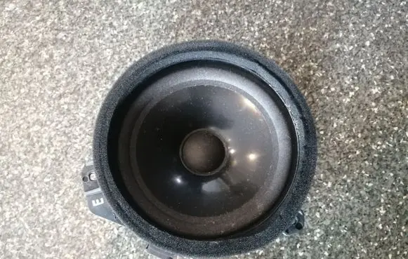 Subaru Outback Front door speaker 86301AJ60A EAS16P652GR