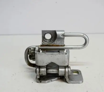 Volkswagen Jetta V Rear door lower hinge 1K4833411Q