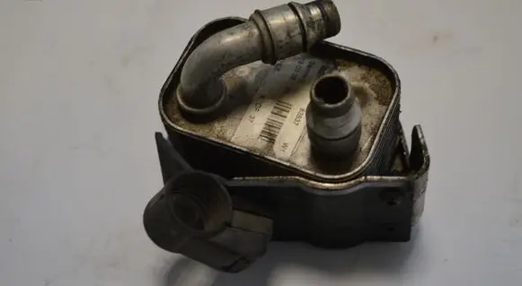 BMW 3 E46 Engine oil radiator 83837