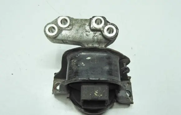 Citroen DS3 Engine mount bracket 9654166080