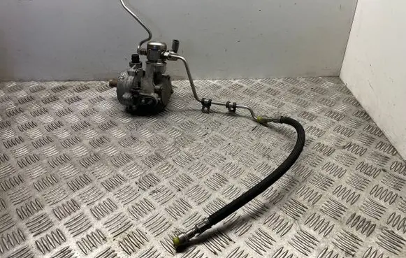 BMW 3 E92 E93 Fuel injection high pressure pump 7610761 7611115