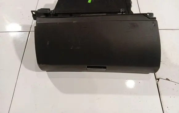 Mercedes-Benz A W169 Glove box 