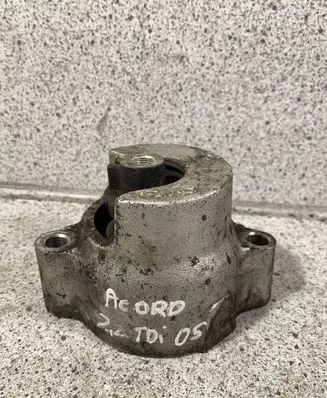 Honda Accord Engine mount bracket
