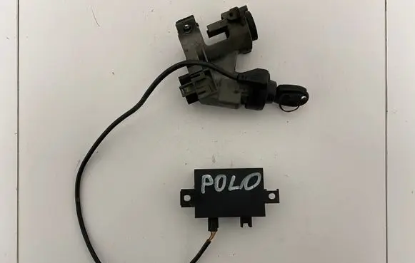 Volkswagen Golf III Ignition lock 357905851D
