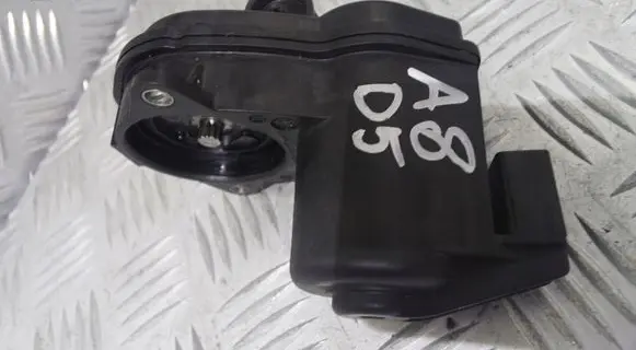 Audi A8 S8 D4 4H Front Brake Caliper Pad/Carrier