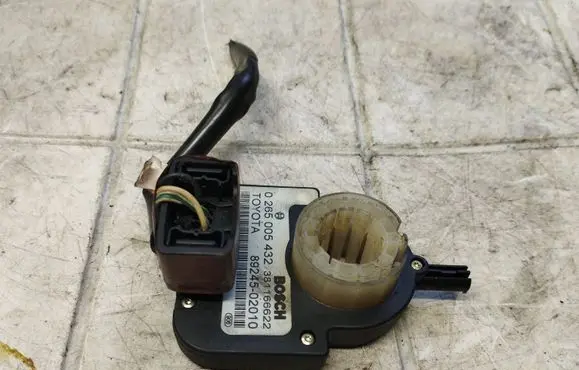 Toyota Avensis T250 Steering angle sensor 0265005432 381166622 8924502010