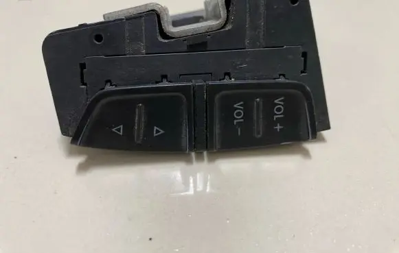 Volkswagen PASSAT B5.5 Steering wheel buttons/switches 1J0959538F