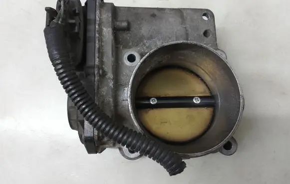 Volvo S60 Throttle valve 30711551