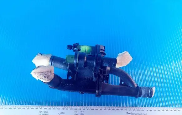 Thermostat/thermostat housing