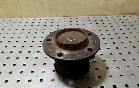 Nissan NV400 Rear wheel hub