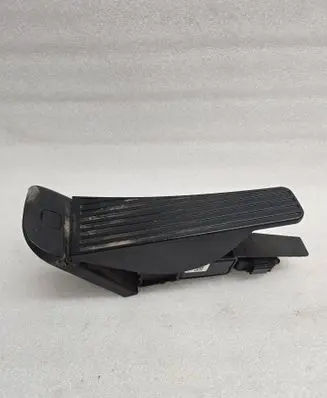 Volvo V60 Accelerator throttle pedal 32269124