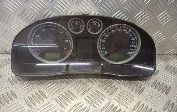 Volkswagen PASSAT B5.5 Tachometer 3B0920807