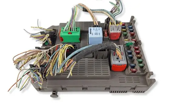 Peugeot 807 Fuse module 9651938180