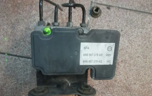 Skoda Fabia Mk2 (5J) ABS Pump 6RO907379AR