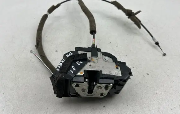 Nissan Qashqai Front door lock 