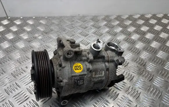 Volkswagen Golf VII Air conditioning (A/C) compressor (pump) 5Q0816803D