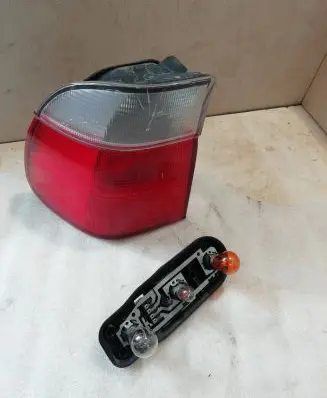 BMW 5 E39 Rear/tail lights 2496339 393390