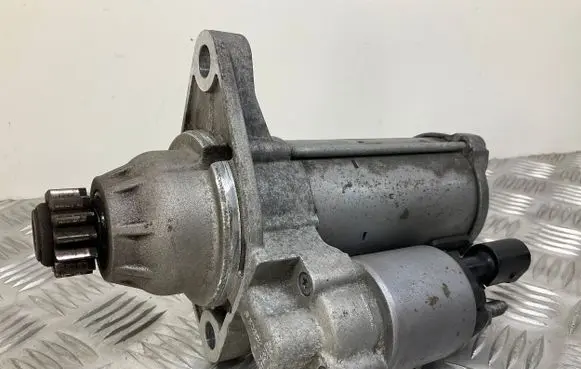 Volkswagen Golf VII Starter motor 0AM911023R