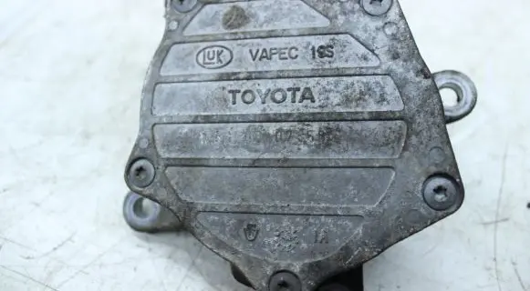 Toyota Auris 150 Vacuum pump 31030758