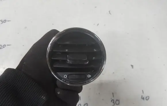 Peugeot 3008 I Dashboard side air vent grill/cover trim
