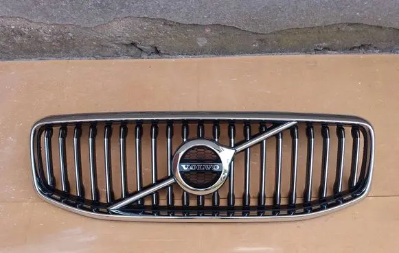 Volvo XC60 Front bumper upper radiator grill 31425535 P00676