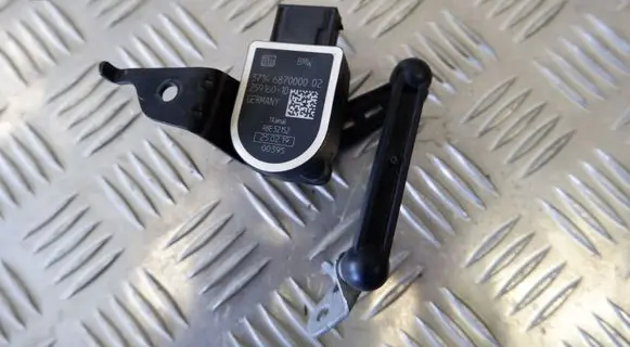 Rear air suspension level height sensor