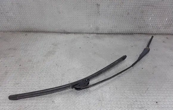 Nissan Primastar Windshield/front glass wiper blade 7700311582