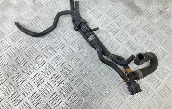 Engine coolant pipe/hose