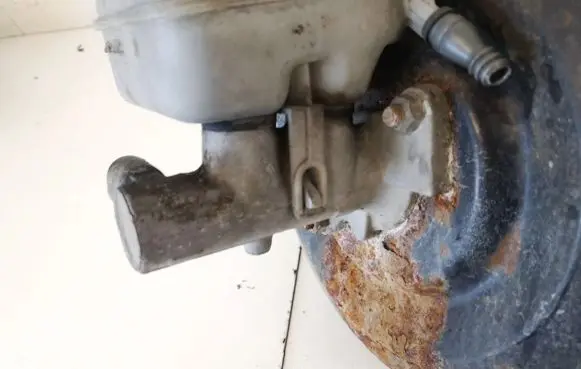 Opel Zafira A Master brake cylinder