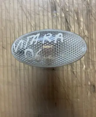 Suzuki Grand Vitara II Front fender indicator light 3640163J0