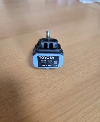 Toyota Prius (XW50) Airbag deployment crash/impact sensor 8983A47010