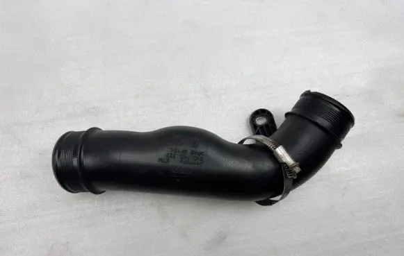 Audi RS3 Intercooler hose/pipe 8V0145727