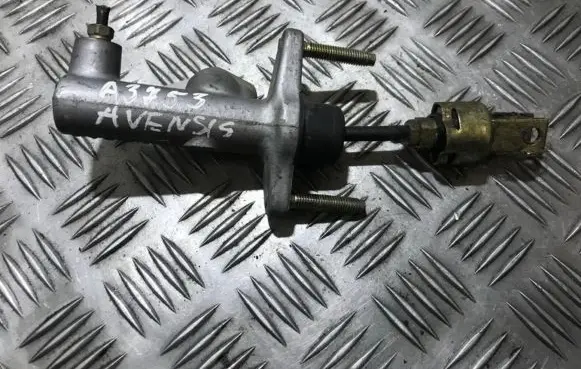 Toyota Avensis T220 Clutch master cylinder