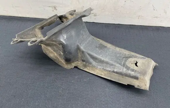 Audi A6 S6 C6 4F Intercooler air channel guide 4F0145334C