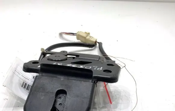 Toyota Avensis T250 Tailgate exterior lock