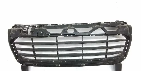 Porsche Cayenne (92A) Front bumper upper radiator grill 7P5807683M