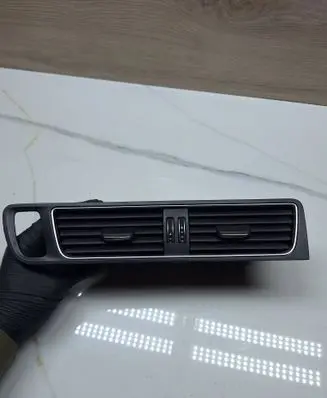 Audi Q5 SQ5 Dash center air vent grill 9025200 8R1820951