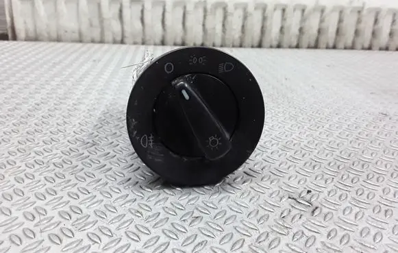 Volkswagen PASSAT B5.5 Light switch 1C0941531